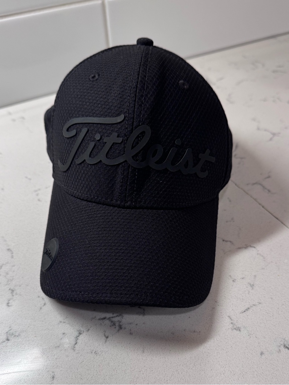 Titleist Black Players Performance Ball Marker Golf Hat - Picture 2 of 5